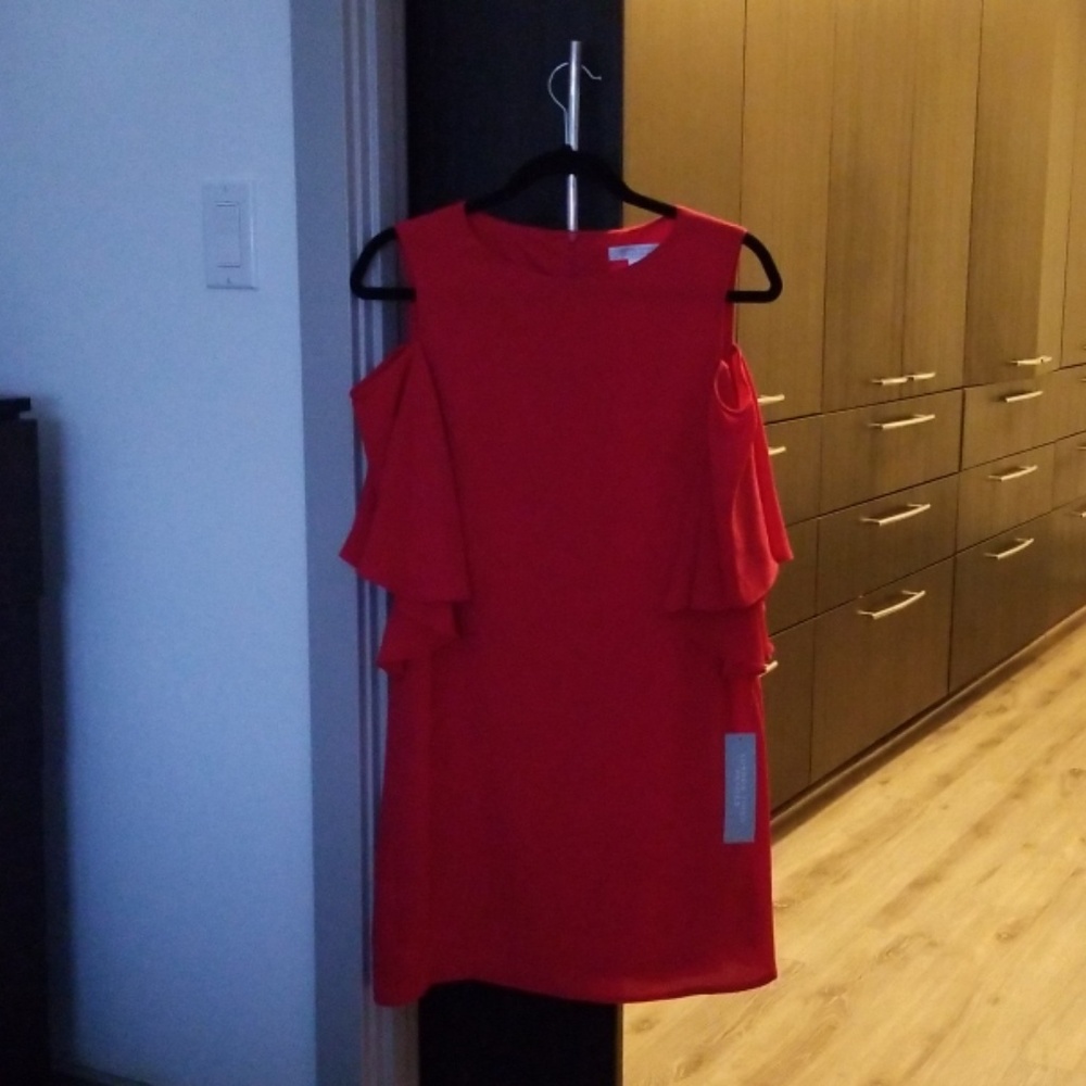 London Times Red shift dress with cutout shoulders
